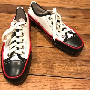 NWOB Donald Pliner Sneakers white 7